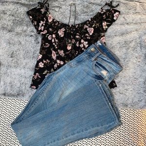 High waist flare jeans- Hippie vibes ✌🏼🔆🤗👖